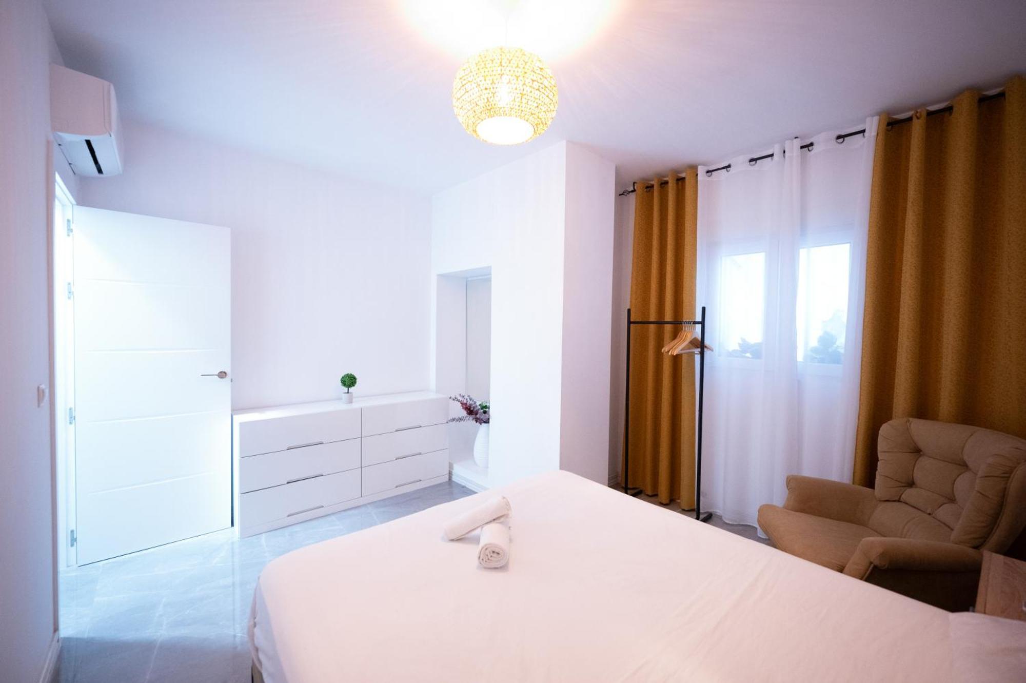 Apartalux Premium Suites Grao de Castellon Exterior photo